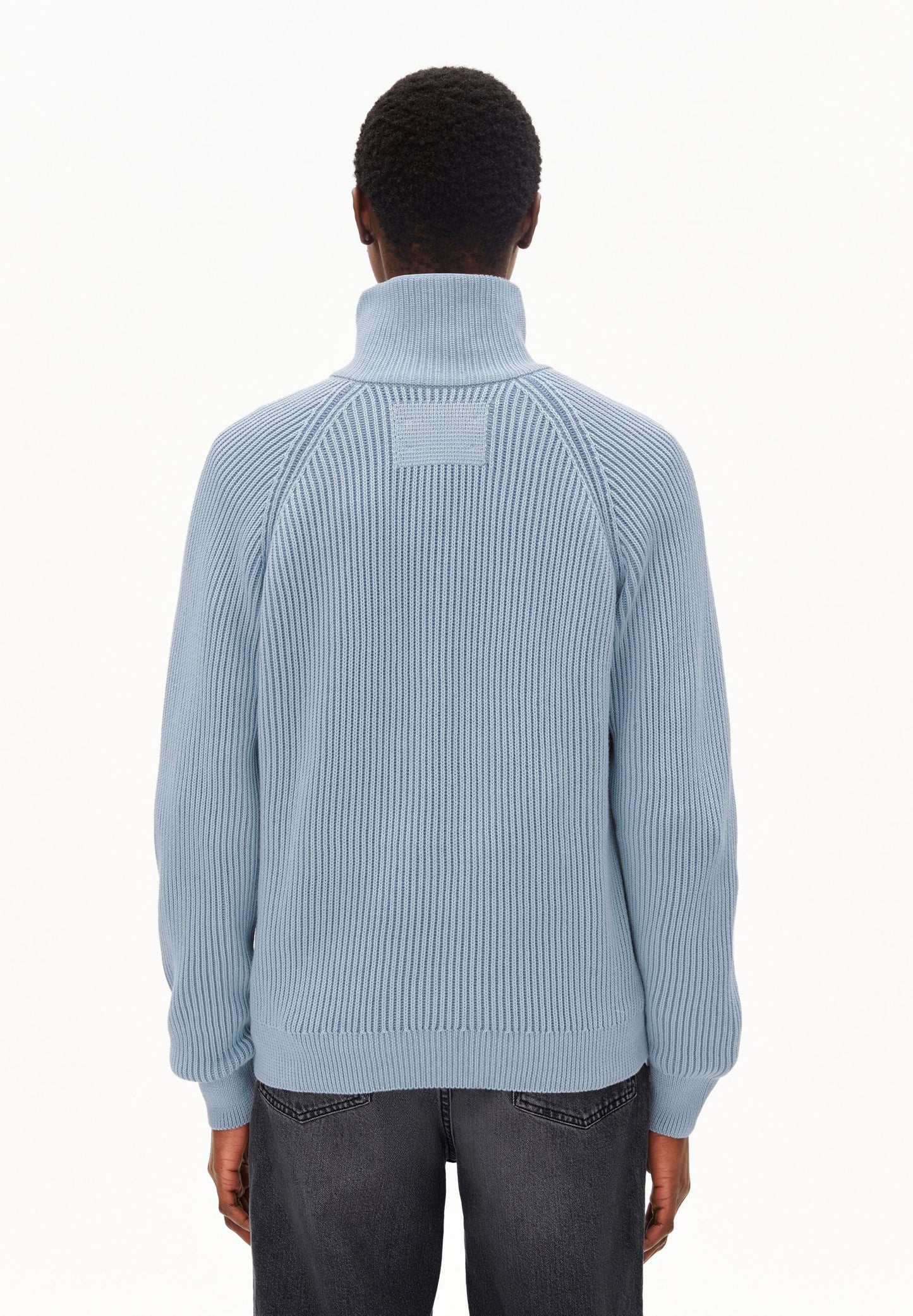 Vanisé Knit Sweater Crafted from a soft High-quality knit