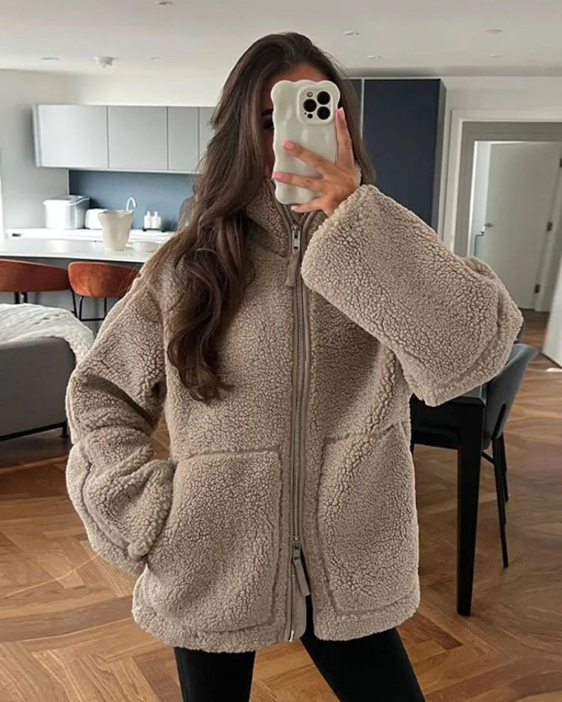 Teddy Jacket – Cozy Elegance for Cold Days