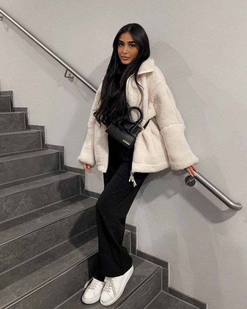 Teddy Jacket – Cozy Elegance for Cold Days