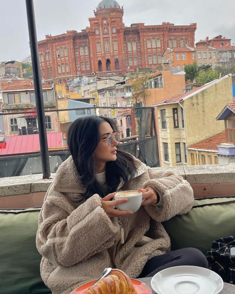 Teddy Jacket – Cozy Elegance for Cold Days