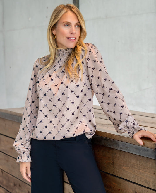 Smock Blouse – Soft Elegance in Beige